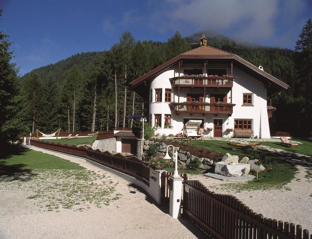 Im Weissen Schloessl Friedemann Appartement Rasùn di Sotto Kamer foto